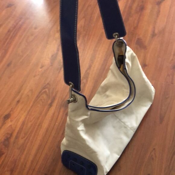 TOD’S Royal Blue and ivory handbag with leather trim. - Picture 16 of 16